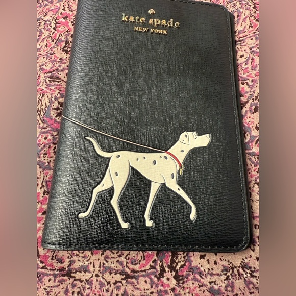 *SOLD* Kate Spade x Disney 101 Dalmatians Dog Passport Holder - Picture 3 of 13